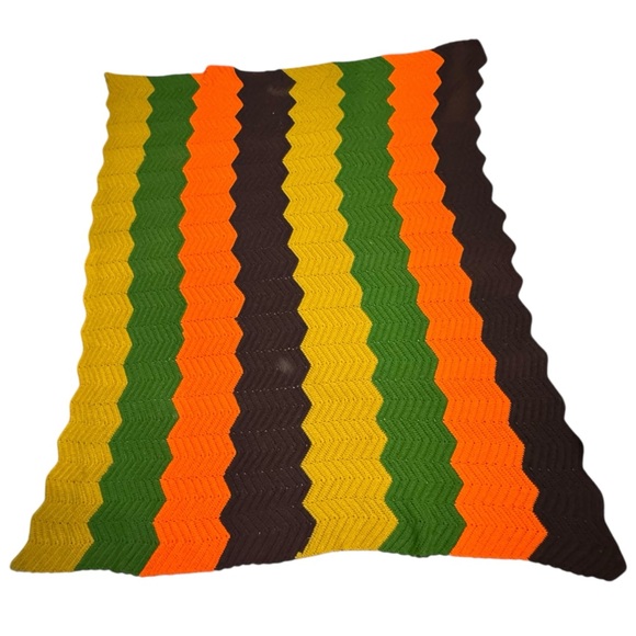 Multicolor Chevron Pattern Throw Blanket - Picture 6 of 10